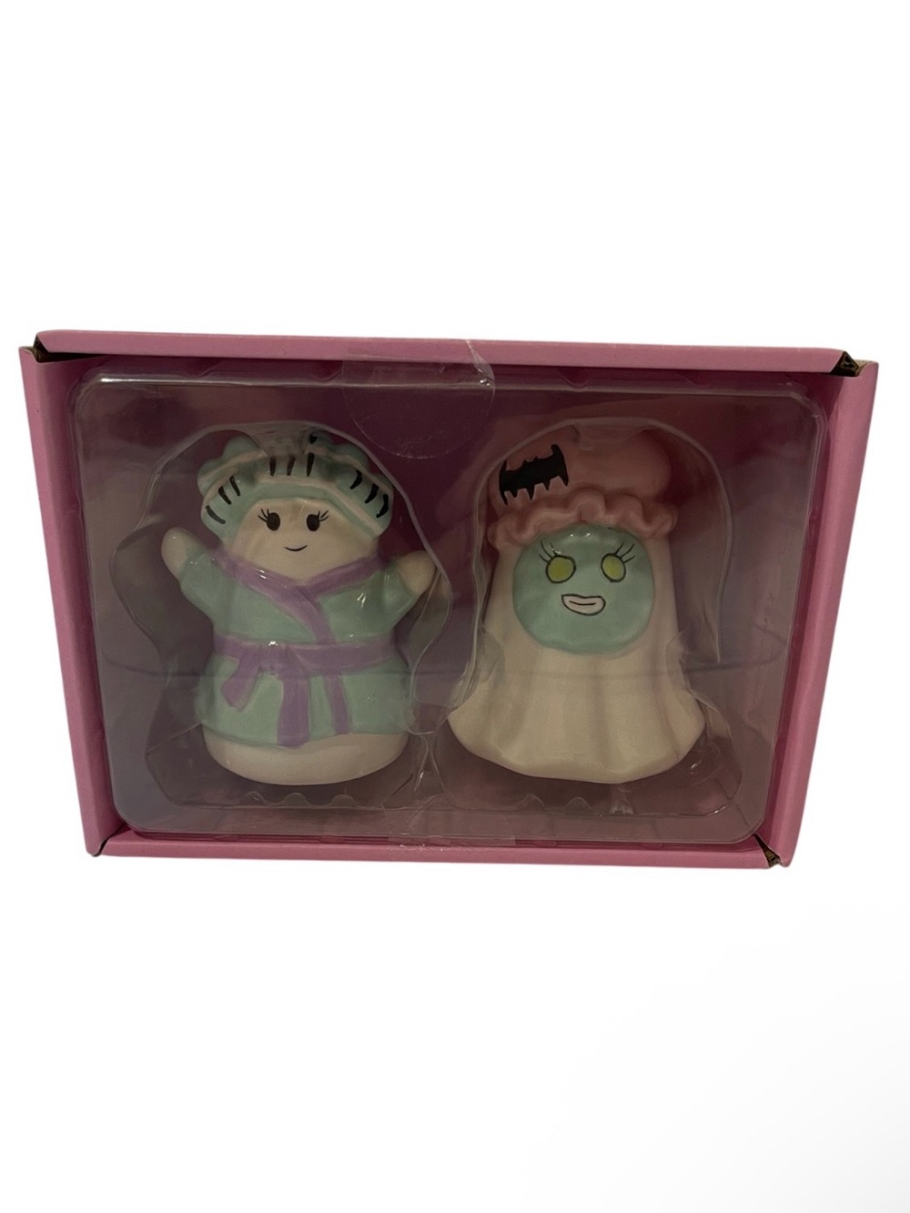 Ghoulish Pinkoween Spa Ghost Salt & Pepper Shakers - NWT **